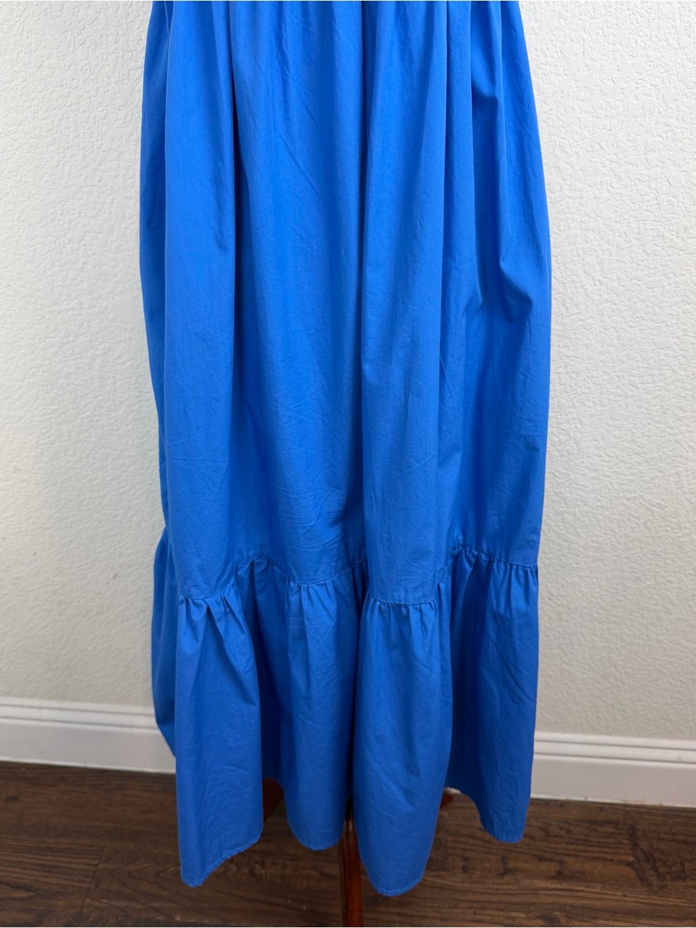 o.p.t. Tuscany Womens Cobalt Blue Smocked Ruffle Midi Dress
Tiered Skirt Small - Picture 6 of 13